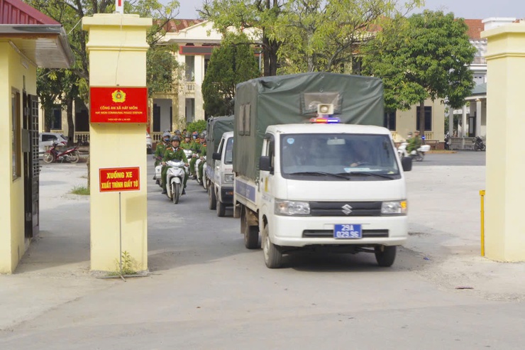 Công an xã Hát Môn ra quân cao điểm tấn công, trấn áp tội phạm, bảo đảm ANTT Tết Nguyên đán Bính Ngọ 2026- Ảnh 4.