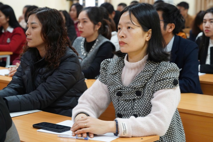 Phường Chương Mỹ khai giảng lớp bồi dưỡng lý luận chính trị cho đảng viên mới năm 2025- Ảnh 4.