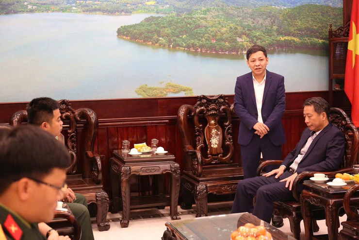 GẮN BIỂN CÔNG TRÌNH PHỐI HỢP DUY TU, CHĂM SÓC, VỆ SINH MÔI TRƯỜNG TUYẾN ĐƯỜNG VÕ NGUYÊN GIÁP NỐI KHU ĐÔ THỊ VỆ TINH SÓC SƠN- Ảnh 1.