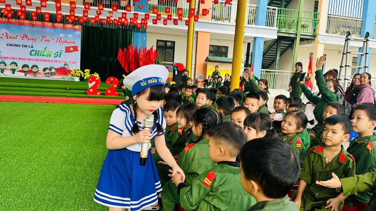 Hoạt động trải nghiệm chào mừng ngày 22/12 - Ngày thành lập Quân đội Nhân dân Việt Nam của trường Mầm non Đồng Thái, xã Vật Lại- Ảnh 8.