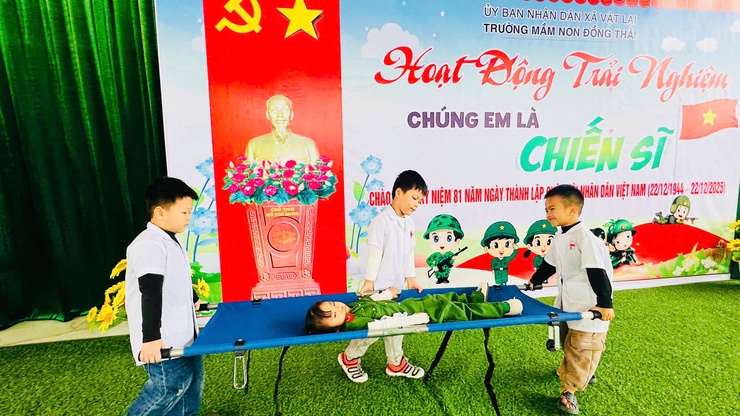 Hoạt động trải nghiệm chào mừng ngày 22/12 - Ngày thành lập Quân đội Nhân dân Việt Nam của trường Mầm non Đồng Thái, xã Vật Lại- Ảnh 11.