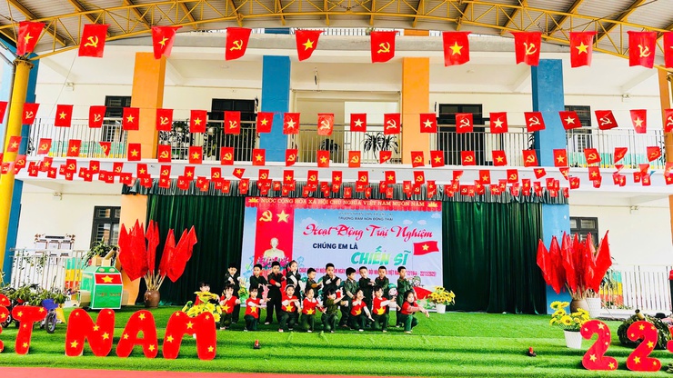 Hoạt động trải nghiệm chào mừng ngày 22/12 - Ngày thành lập Quân đội Nhân dân Việt Nam của trường Mầm non Đồng Thái, xã Vật Lại- Ảnh 3.