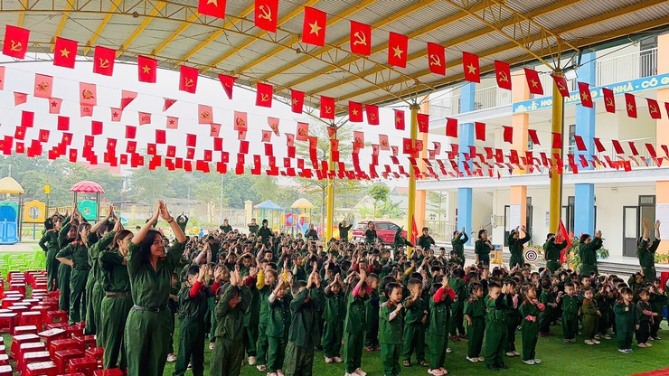 Hoạt động trải nghiệm chào mừng ngày 22/12 - Ngày thành lập Quân đội Nhân dân Việt Nam của trường Mầm non Đồng Thái, xã Vật Lại- Ảnh 6.