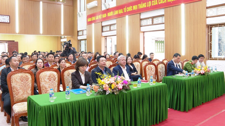 HỘI ĐỒNG NHÂN DÂN THÀNH PHỐ HÀ NỘI KHÓA XVI, NHIỆM KỲ 2021-2026 TỔ CHỨC HỘI NGHỊ TIẾP XÚC CỬ TRI SAU KỲ HỌP THƯỜNG LỆ CUỐI NĂM 2025 HĐND THÀNH PHỐ HÀ NỘI - Ảnh 2.