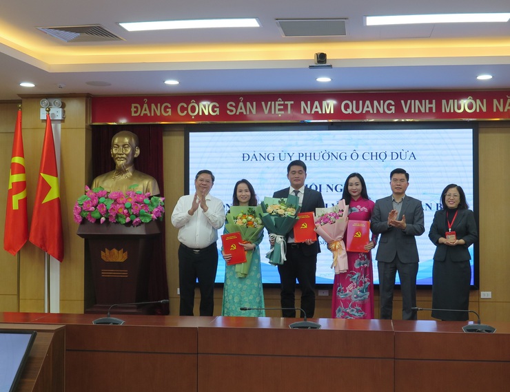 Phường Ô Chợ Dừa kiện toàn bộ máy lãnh đạo, quản lý phường năm 2025- Ảnh 4.