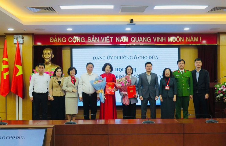 Phường Ô Chợ Dừa kiện toàn bộ máy lãnh đạo, quản lý phường năm 2025- Ảnh 1.