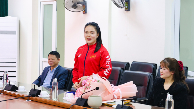 XÃ YÊN LÃNG TUYÊN DƯƠNG, KHEN THƯỞNG VẬN ĐỘNG VIÊN NGUYỄN THỊ PHƯƠNG ĐẠT THÀNH TÍCH CAO TẠI SEA GAMES 33- Ảnh 3.