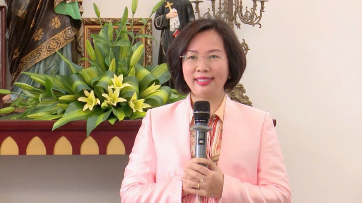 Chủ tịch Ủy ban MTTQ Việt Nam thành phố Hà Nội Bùi Huyền Mai chúc mừng giáng sinh Giáo xứ Bằng Sở - Ảnh 2.