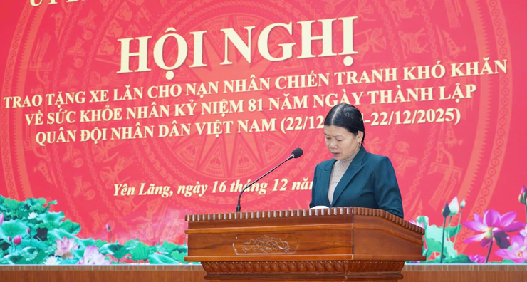 Trao tặng xe lăn cho nạn nhân chiến tranh khó khăn về sức khỏe trên địa bàn xã Yên Lãng
- Ảnh 4.