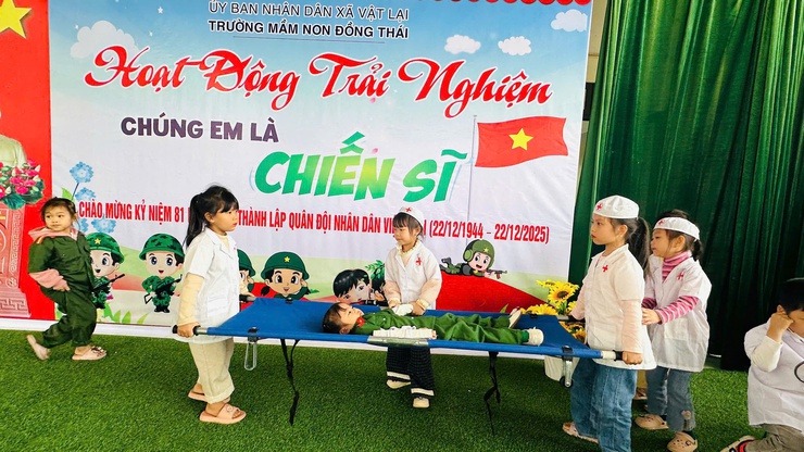 Hoạt động trải nghiệm chào mừng ngày 22/12 - Ngày thành lập Quân đội Nhân dân Việt Nam của trường Mầm non Đồng Thái, xã Vật Lại- Ảnh 5.