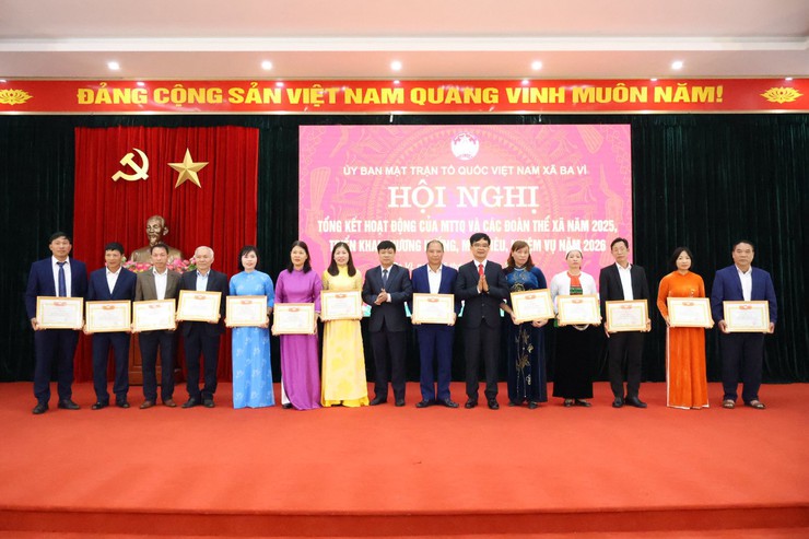 ỦY BAN MTTQ VIỆT NAM XÃ BA VÌ TỔ CHỨC HỘI NGHỊ TỔNG KẾT CÔNG TÁC NĂM 2025- Ảnh 5.