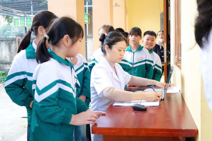 Hỗ trợ dinh dưỡng cho hộ gia đình có hoàn cảnh khó khăn” trên địa bàn xã Suối Hai- Ảnh 4.