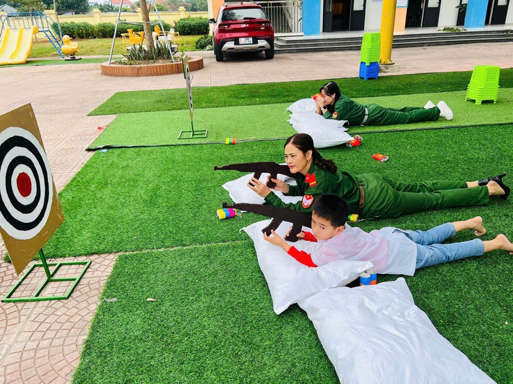 Hoạt động trải nghiệm chào mừng ngày 22/12 - Ngày thành lập Quân đội Nhân dân Việt Nam của trường Mầm non Đồng Thái, xã Vật Lại- Ảnh 2.