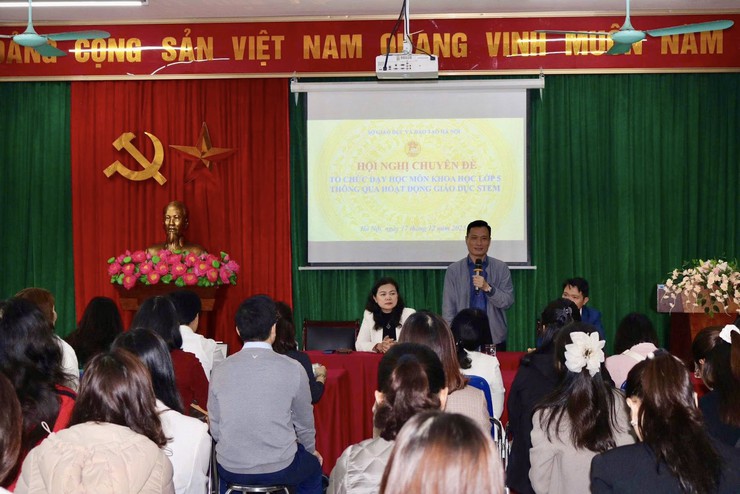 Trường Tiểu học Trần Quốc Toản tổ chức thành công chuyên đề cấp Thành phố môn Khoa học lớp 5 - Bài học STEM- Ảnh 1.