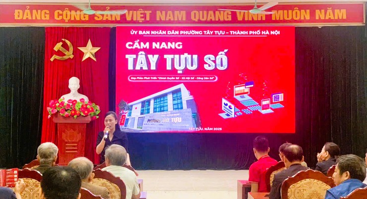 Phường Tây Tựu triển khai chiến dịch hướng dẫn, hỗ trợ người dân tạo và sử dụng chứng thư chữ ký số công cộng trên ứng dụng VneID- Ảnh 1.