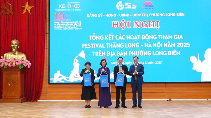 Phường Long Biên tổ chức Hội nghị tổng kết các hoạt động tham gia Festival Thăng Long - Hà Nội năm 2025- Ảnh 8.