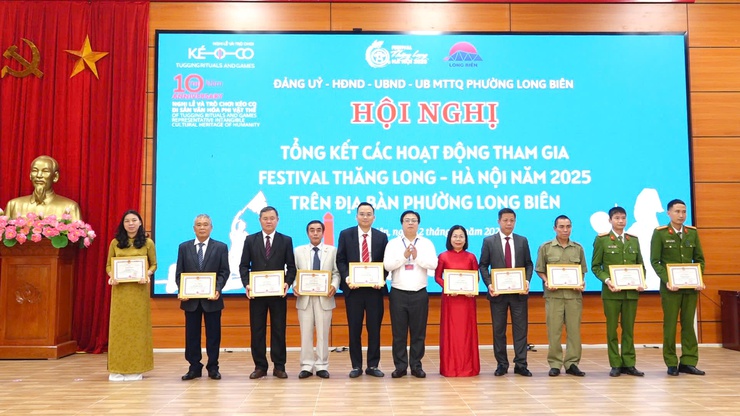 Phường Long Biên tổ chức Hội nghị tổng kết các hoạt động tham gia Festival Thăng Long - Hà Nội năm 2025- Ảnh 12.