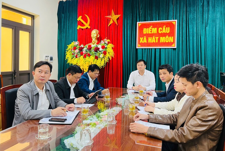 XÃ HÁT MÔN THAM DỰ HỘI NGHỊ TRỰC TUYẾN TRIỂN KHAI CÔNG TÁC TẾT DƯƠNG LỊCH 2026 VÀ TẾT NGUYÊN ĐÁN BÍNH NGỌ- Ảnh 1.