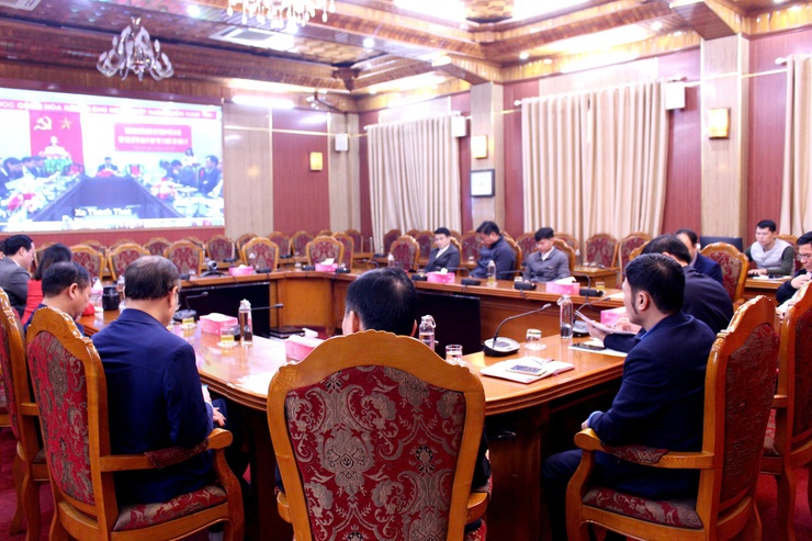 Đại biểu Quốc hội đơn vị bầu cử số 8 TP Hà Nội tiếp xúc cử tri sau Kỳ họp thứ 10- Ảnh 2.