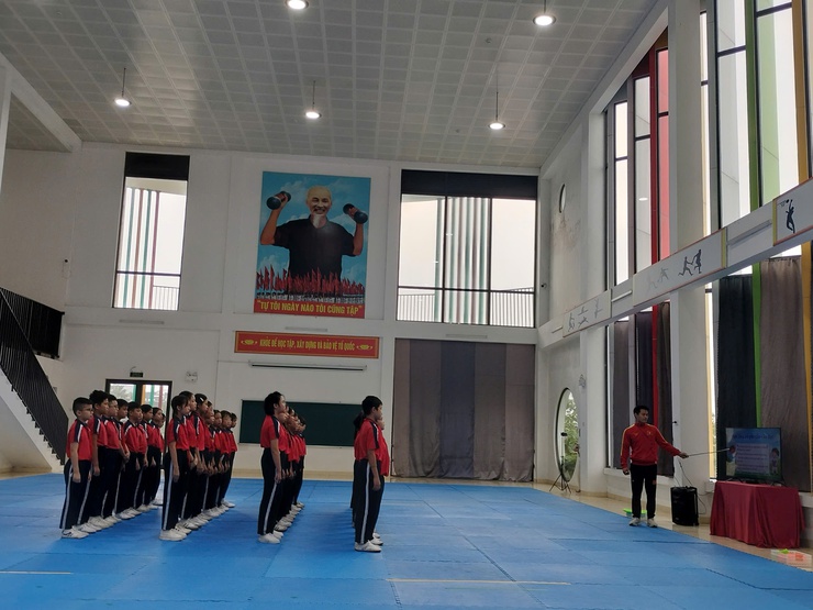 Giáo viên Trường tiểu học Duyên Hà và Tạ Hoàng Cơ đầu tư nghiêm túc, sáng tạo trong tiết dạy tại Hội thi giáo viên dạy giỏi cấp xã- Ảnh 3.