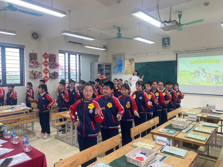 Giáo viên Trường tiểu học Duyên Hà và Tạ Hoàng Cơ đầu tư nghiêm túc, sáng tạo trong tiết dạy tại Hội thi giáo viên dạy giỏi cấp xã- Ảnh 4.