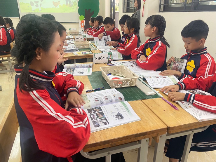 Giáo viên Trường tiểu học Duyên Hà và Tạ Hoàng Cơ đầu tư nghiêm túc, sáng tạo trong tiết dạy tại Hội thi giáo viên dạy giỏi cấp xã- Ảnh 12.