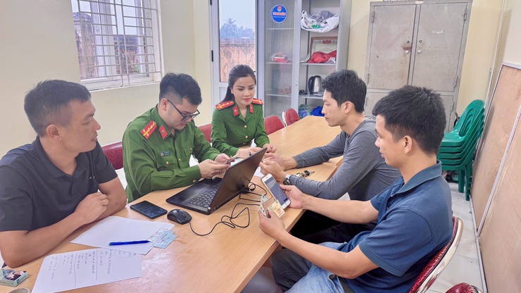 Xã Tiến Thắng quyết liệt chiến dịch làm sạch dữ liệu phương tiện giao thông- Ảnh 1.