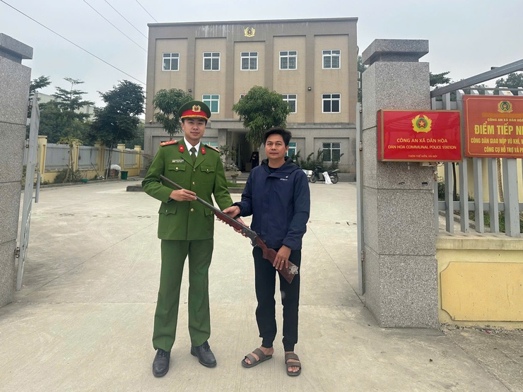 CÔNG AN XÃ DÂN HÒA TUYÊN TRUYỀN, VẬN ĐỘNG NHÂN DÂN GIAO NỘP VŨ KHÍ, CÔNG CỤ HỖ TRỢ- Ảnh 3.