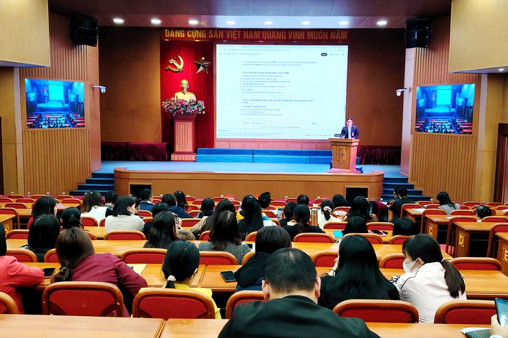 Phường Thanh Xuân tập huấn sử dụng AI và công nghệ số - Ảnh 3.