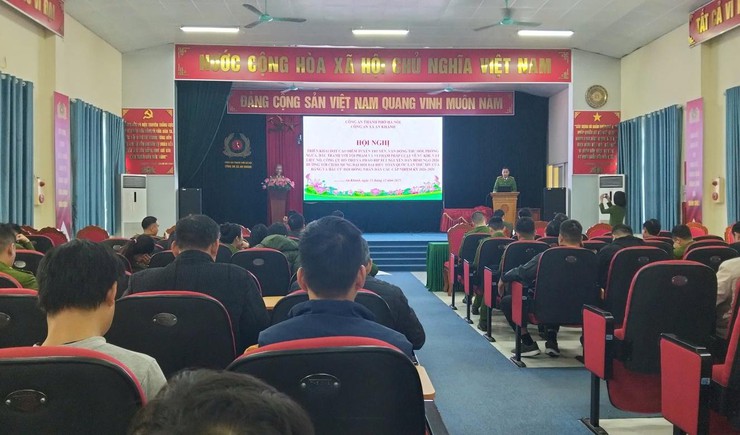 Công an xã An Khánh triển khai tuyên truyền, vận động thu hồi, phòng ngừa, đấu tranh với tội phạm, vi phạm pháp luật về vũ khí, vật liệu nổ và pháo- Ảnh 2.