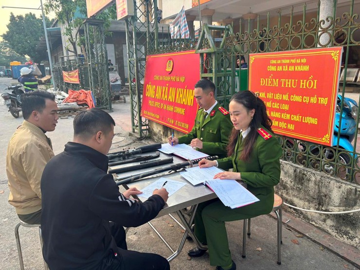 Công an xã An Khánh triển khai tuyên truyền, vận động thu hồi, phòng ngừa, đấu tranh với tội phạm, vi phạm pháp luật về vũ khí, vật liệu nổ và pháo- Ảnh 5.