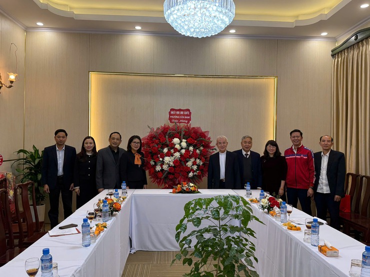 ĐOÀN ĐẢNG ỦY – HĐND – UBND – ỦY BAN MTTQ PHƯỜNG CỬA NAM THĂM, CHÚC MỪNG CÁC CƠ SỞ TÔN GIÁO NHÂN DỊP LỄ GIÁNG SINH 2025- Ảnh 10.