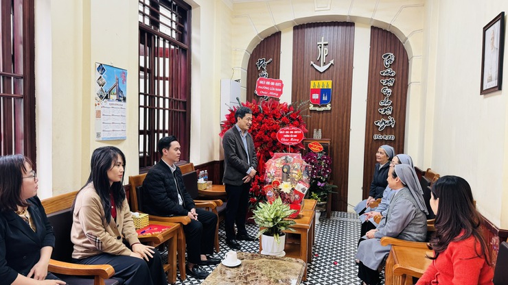 ĐOÀN ĐẢNG ỦY – HĐND – UBND – ỦY BAN MTTQ PHƯỜNG CỬA NAM THĂM, CHÚC MỪNG CÁC CƠ SỞ TÔN GIÁO NHÂN DỊP LỄ GIÁNG SINH 2025- Ảnh 2.