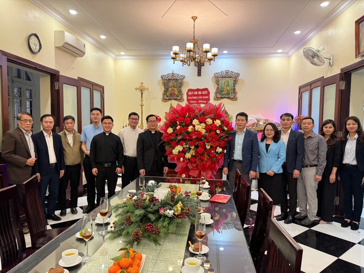 ĐOÀN ĐẢNG ỦY – HĐND – UBND – ỦY BAN MTTQ PHƯỜNG CỬA NAM THĂM, CHÚC MỪNG CÁC CƠ SỞ TÔN GIÁO NHÂN DỊP LỄ GIÁNG SINH 2025- Ảnh 13.