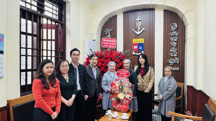 ĐOÀN ĐẢNG ỦY – HĐND – UBND – ỦY BAN MTTQ PHƯỜNG CỬA NAM THĂM, CHÚC MỪNG CÁC CƠ SỞ TÔN GIÁO NHÂN DỊP LỄ GIÁNG SINH 2025- Ảnh 3.