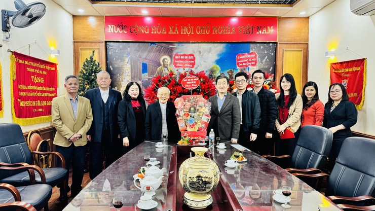 ĐOÀN ĐẢNG ỦY – HĐND – UBND – ỦY BAN MTTQ PHƯỜNG CỬA NAM THĂM, CHÚC MỪNG CÁC CƠ SỞ TÔN GIÁO NHÂN DỊP LỄ GIÁNG SINH 2025- Ảnh 5.