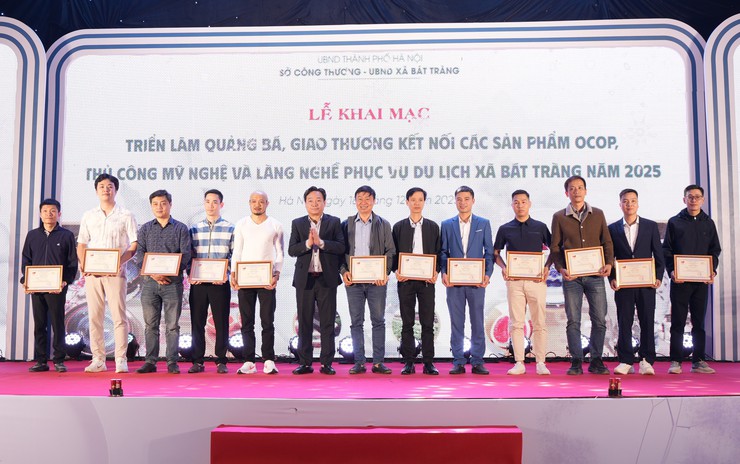 Bát Tràng thúc đẩy quảng bá, giao thương kết nối các sản phẩm OCOP của địa phương- Ảnh 7.