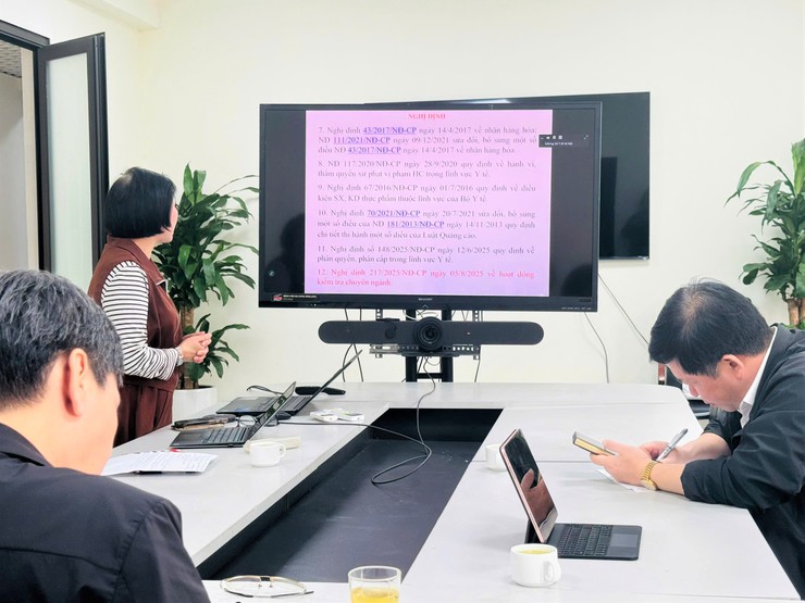 Tập huấn công tác quản lý an toàn thực phẩm thức ăn đường phố và bếp ăn tập thể cho cán bộ phường, xã- Ảnh 1.