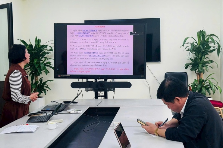 Hội nghị tập huấn công tác quản lý an toàn thực phẩm thức ăn đường phố, bếp ăn tập thể cho cán bộ cấp phường, xã.
- Ảnh 1.