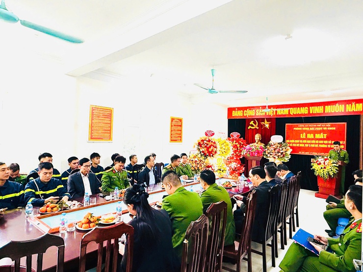 Đội Chữa cháy và Cứu nạn cứu hộ khu vực số 16 ra mắt Cơ sở 2 tại phường Từ Liêm
- Ảnh 1.