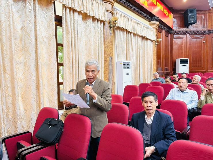 Đại biểu Hội đồng nhân dân phường Từ Liêm tiếp xúc cử tri sau Kỳ họp thường lệ cuối năm 2025- Ảnh 3.