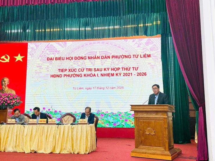 Đại biểu Hội đồng nhân dân phường Từ Liêm tiếp xúc cử tri sau Kỳ họp thường lệ cuối năm 2025- Ảnh 6.