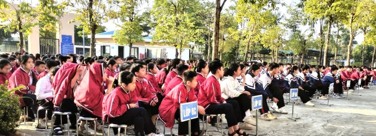 Hội CCB và Đoàn TN xã Vĩnh Thanh phối hợp với Trường Trung học cơ sở Tàm Xá tổ chức Hội nghị "Nói chuyện truyền thống nhân kỷ niệm 81 năm Ngày thành lập Quân đội Nhân dân Việt Nam"- Ảnh 10.