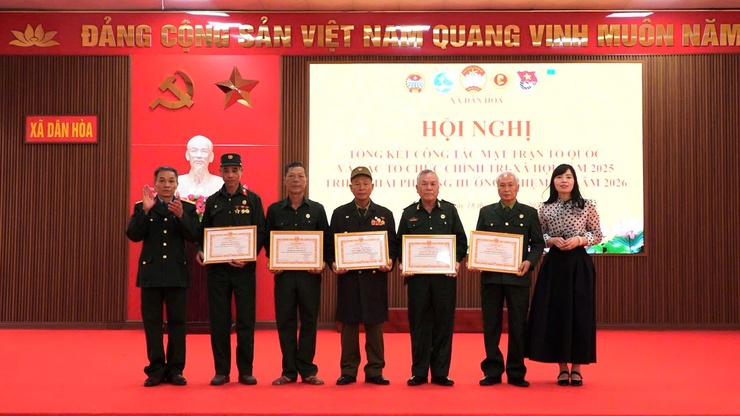 TỔNG KẾT CÔNG TÁC MTTQ VÀ CÁC TỔ CHỨC CHÍNH TRỊ – XÃ HỘI NĂM 2025
Đoàn kết – đổi mới – hướng mạnh về cơ sở, phục vụ Nhân dân
- Ảnh 14.