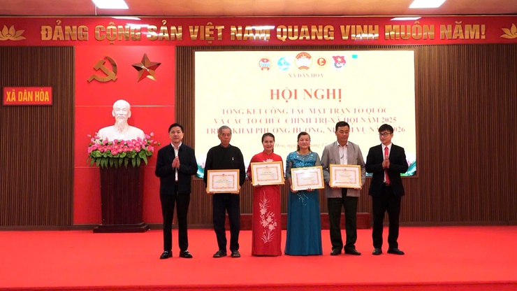 TỔNG KẾT CÔNG TÁC MTTQ VÀ CÁC TỔ CHỨC CHÍNH TRỊ – XÃ HỘI NĂM 2025
Đoàn kết – đổi mới – hướng mạnh về cơ sở, phục vụ Nhân dân
- Ảnh 15.