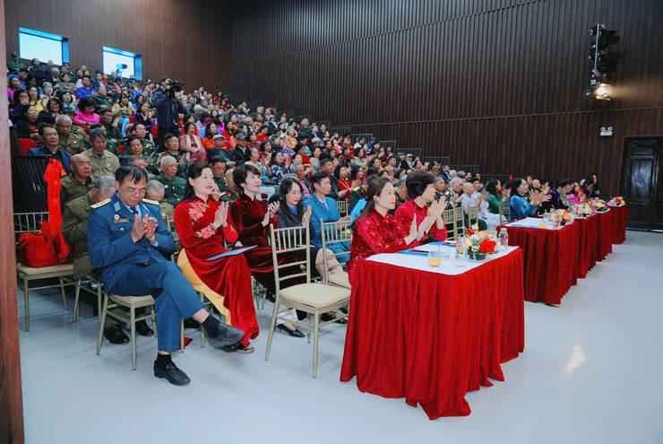 Hội nghị Tổng kết công tác Mặt trận Tổ quốc và các tổ chức chính trị - xã hội phường Hai Bà Trưng năm 2025.- Ảnh 1.