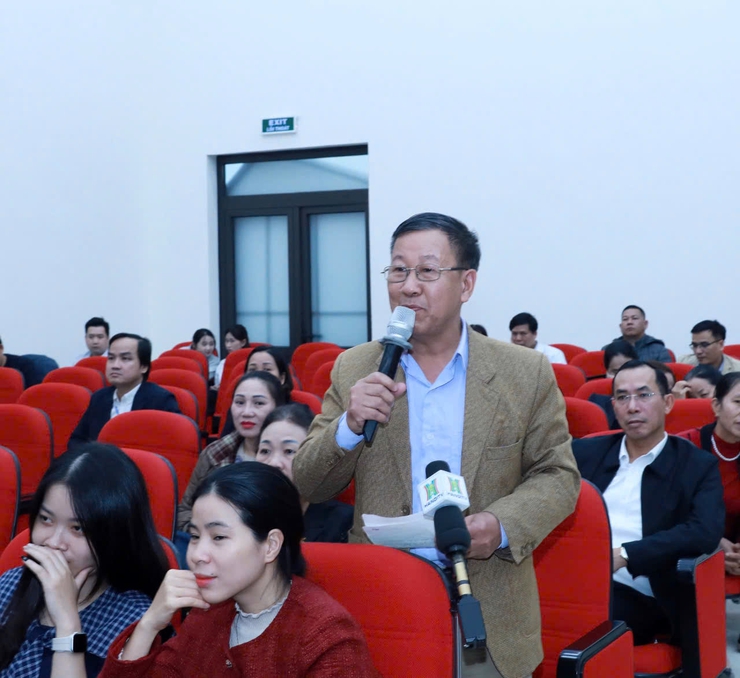 Đại biểu Quốc hội Thành phố Hà Nội đơn vị bầu cử số 5 tiếp xúc cử tri sau kỳ họp thứ 10, Quốc hội khóa 15- Ảnh 2.