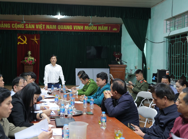 Hội nghị tuyên truyền, vận động, lắng nghe ý kiến của Nhân dân liên quan đến công tác giải phóng mặt bằng “Dự án cải tạo, nâng cấp Quốc lộ 6 đoạn Ba La – Xuân Mai” trên địa bàn xã Phú Nghĩa- Ảnh 1.