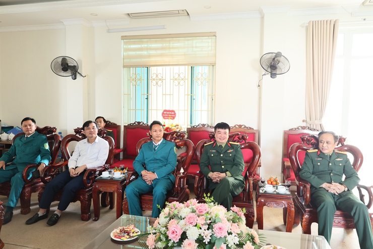 Xã Quảng Bị thăm, chúc mừng Khu Vực Phòng Thủ 5 – Thanh Oai nhân kỷ niệm 81 năm Ngày thành lập Quân đội nhân dân Việt Nam (22/12)- Ảnh 3.