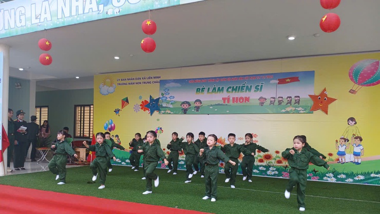 Chương trình ngoại khóa: Bé làm chiến sĩ tí hon- Ảnh 2.